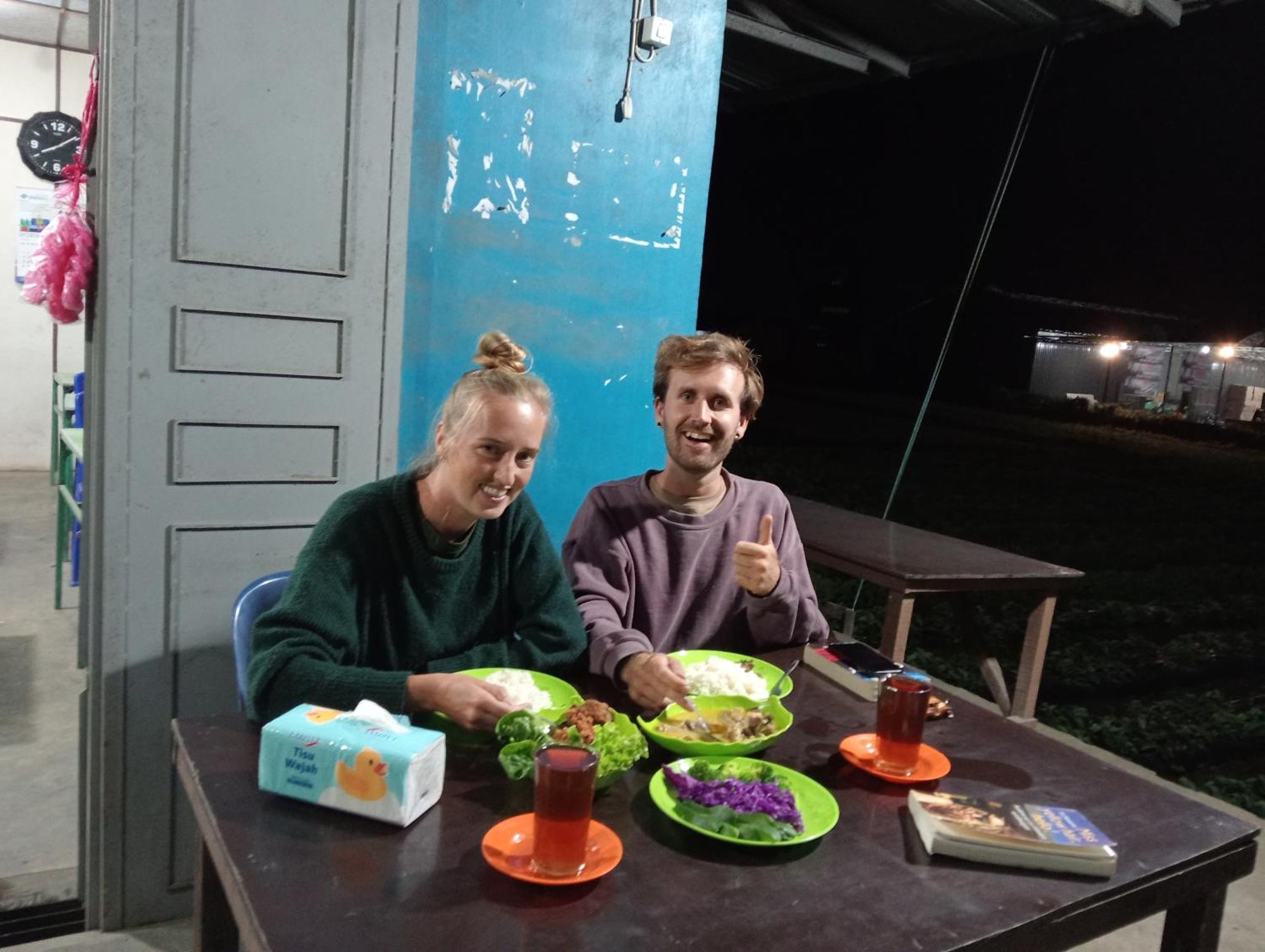 Vulkaan Homestay Берастаги Экстерьер фото